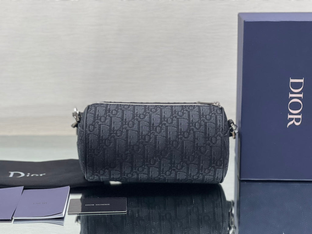DIOR ROUND BUCKET 21 BAG IN BLACK OBLIQUE JACQUARD