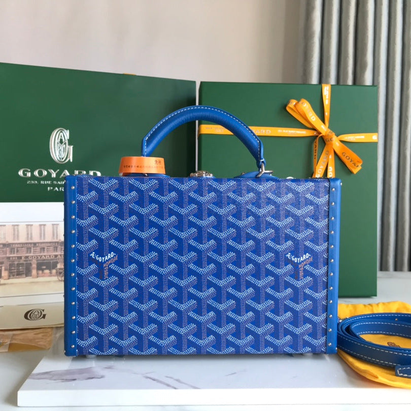 GRAND HÔTEL TRUNK BAG 24 IN BLUE GOYARDINE CANVAS AND CALFSKIN