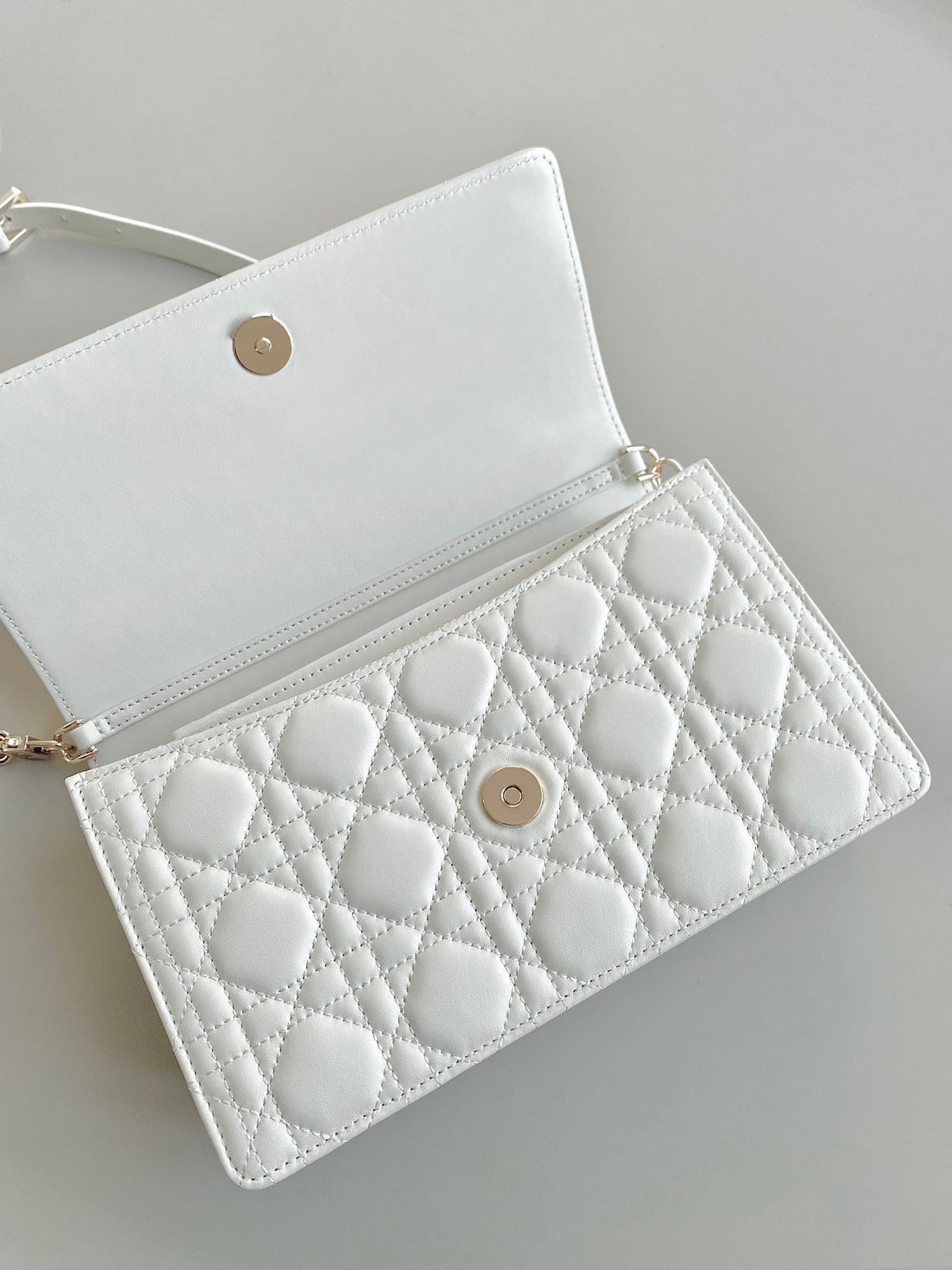 DIOR MISS LADY 24 LARGE BAG IN WHITE LAMBSKIN