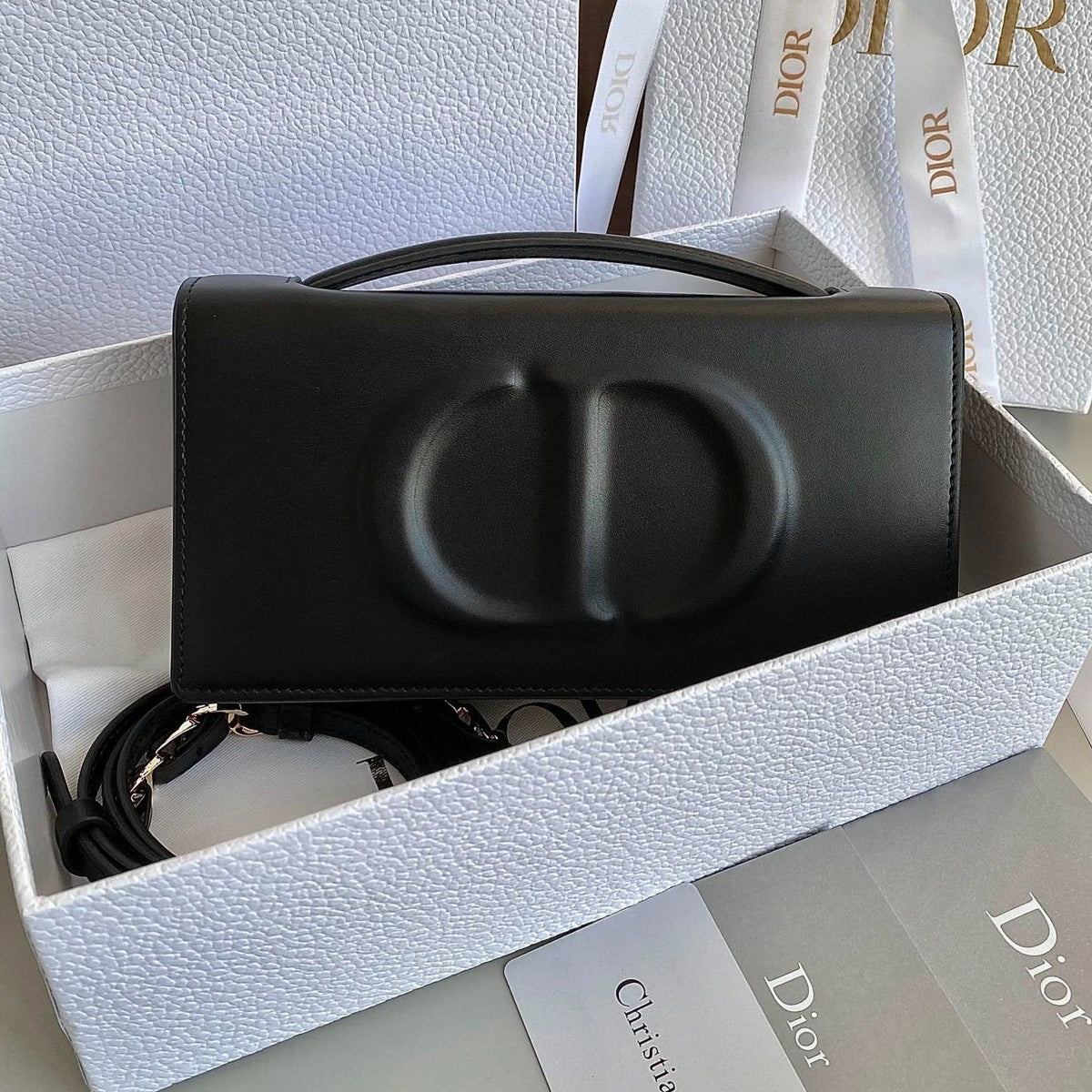 DIOR SIGNATURE CHAIN BAG 21 IN BLACK CALFSKIN