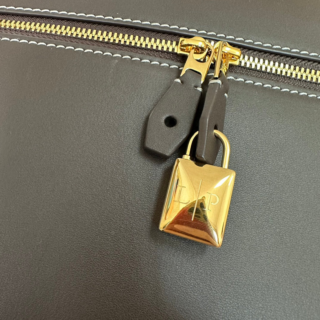 EXTRA BAG L27 IN CHOCOLATE BROWN SMOOTH CALFSKIN WITH GOLD HARDWARE