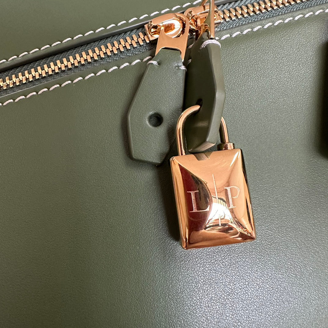 EXTRA BAG L27 IN JUNGLE GREEN SMOOTH CALFSKIN WITH GOLD HARDWARE