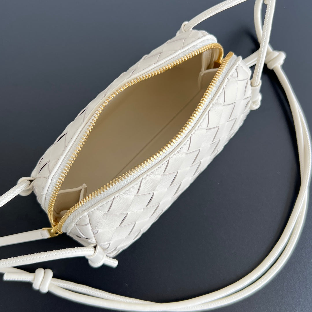 CONCERT POUCH 18 IN WHITE LAMBSKIN