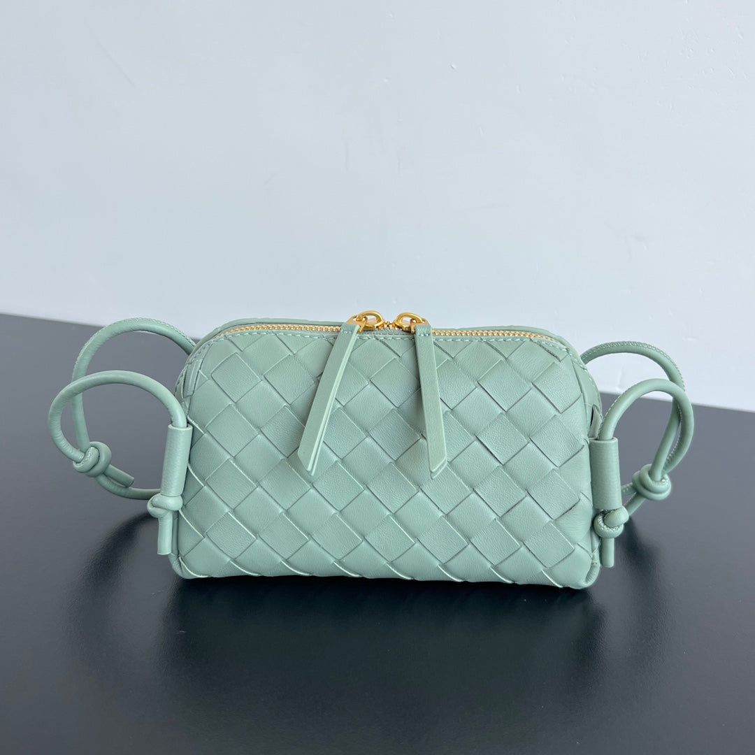 CONCERT POUCH 18 IN OPAL LAMBSKIN