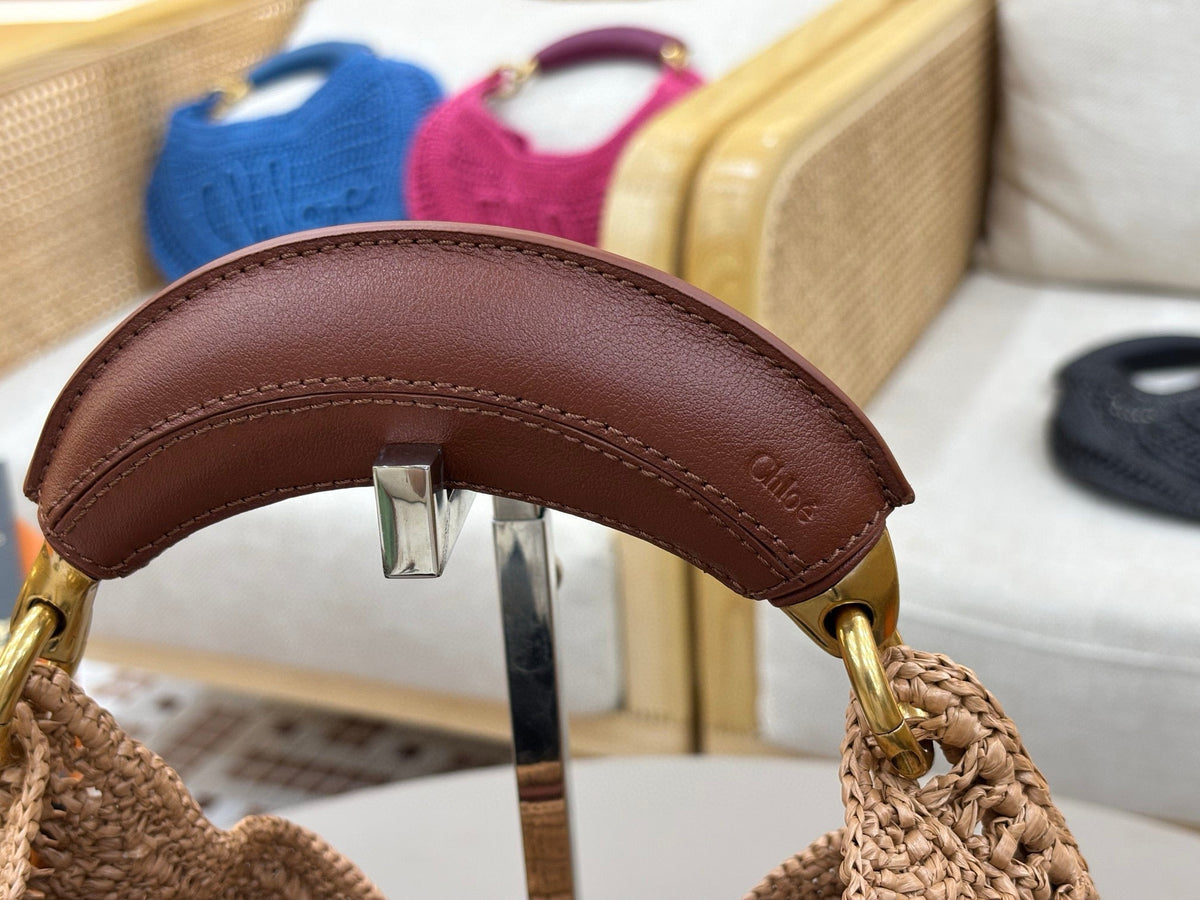 CHLOÉ 25S SUMMER BANANA HOBO BAG 36 IN LIGHT BROWN