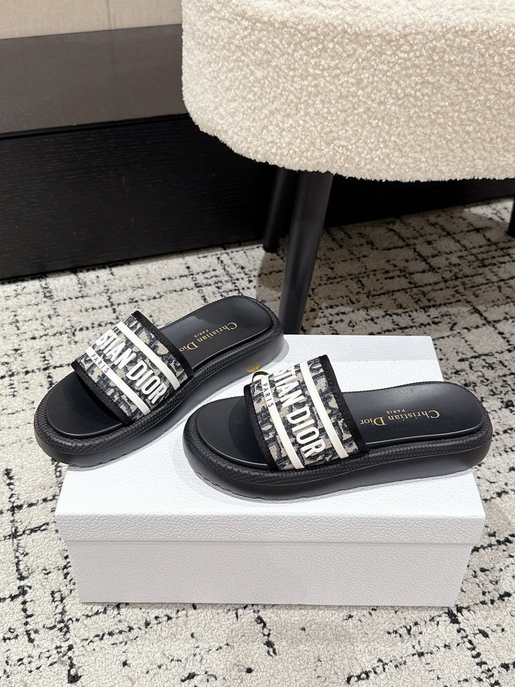 DIOR SLIDES 25S IN BLACK LAMBSKIN AND FABIRC WITH BRAND LOGO STYLE 3
