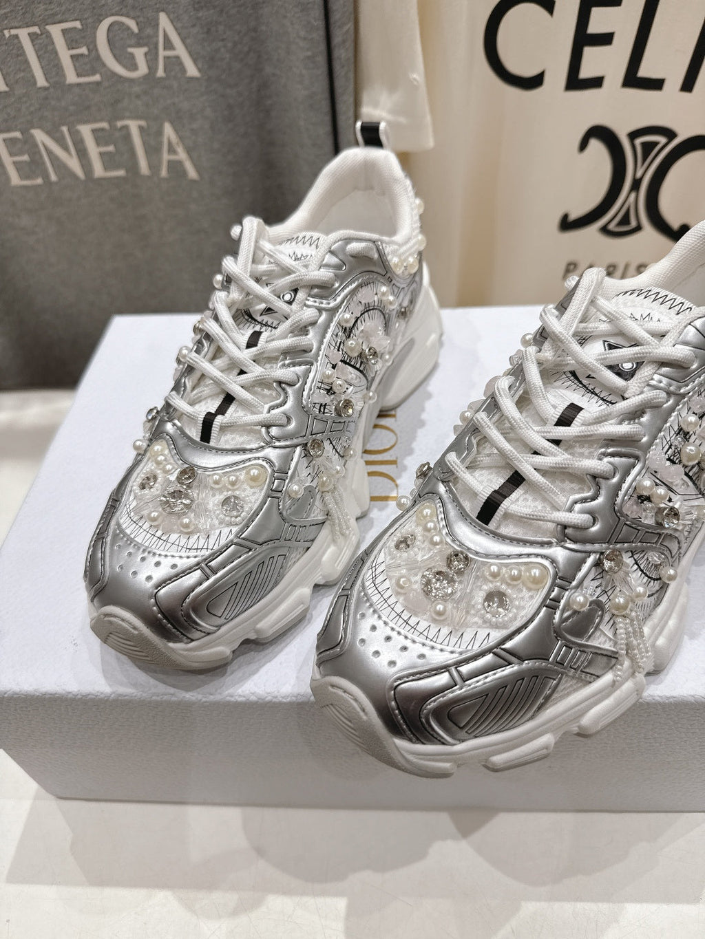 DIOR 25S SNEAKER IN SILVER LAMBSKIN AND MESH FABRIC WITH PEARL DETAILING