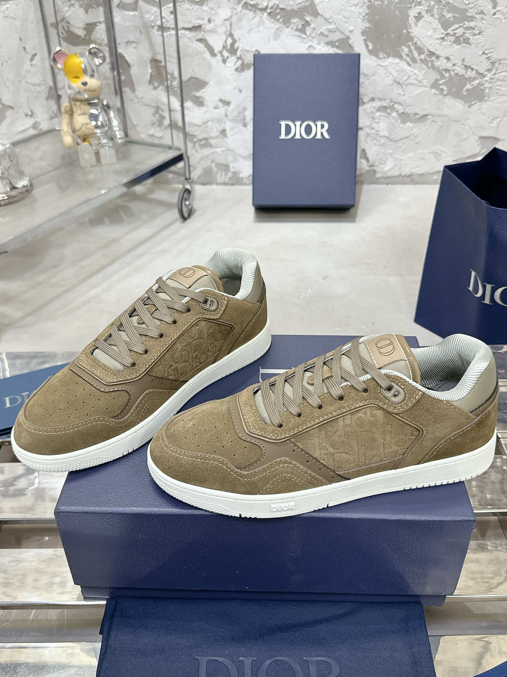 DIOR 25S B27 UPTOWN LOW-TOP SNEAKERS IN OLIVE BROWN CALFSKIN STYLE 5