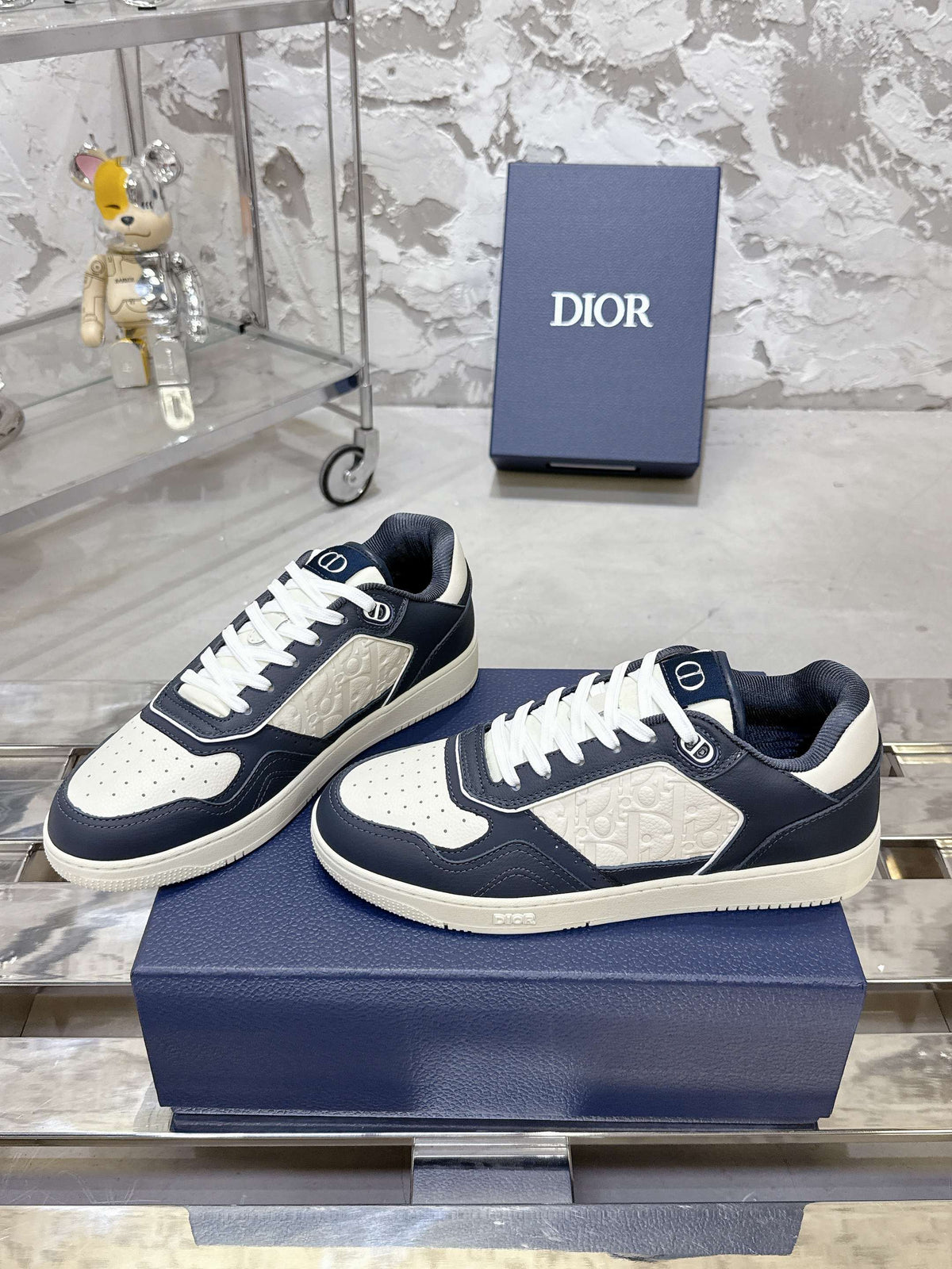DIOR 25S B27 UPTOWN LOW-TOP SNEAKERS IN DARK BLUE MIX CREAM WHITE CALFSKIN STYLE 3