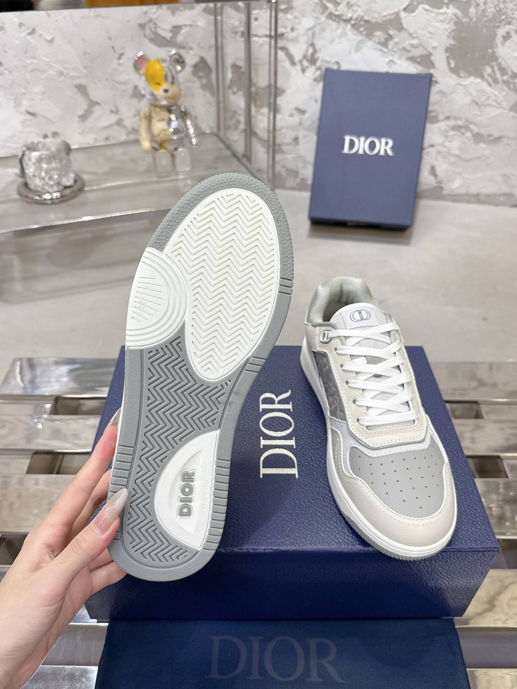 DIOR 25S B27 UPTOWN LOW-TOP SNEAKERS IN WHITE MIX GREY CALFSKIN STYLE 1