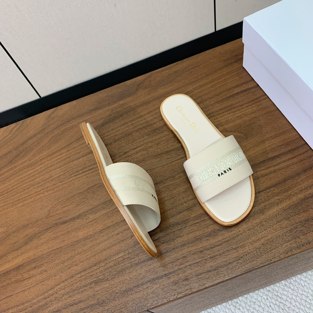 DIOR 25S DWAY SLIDE IN CREAM WHITE CALFSKIN