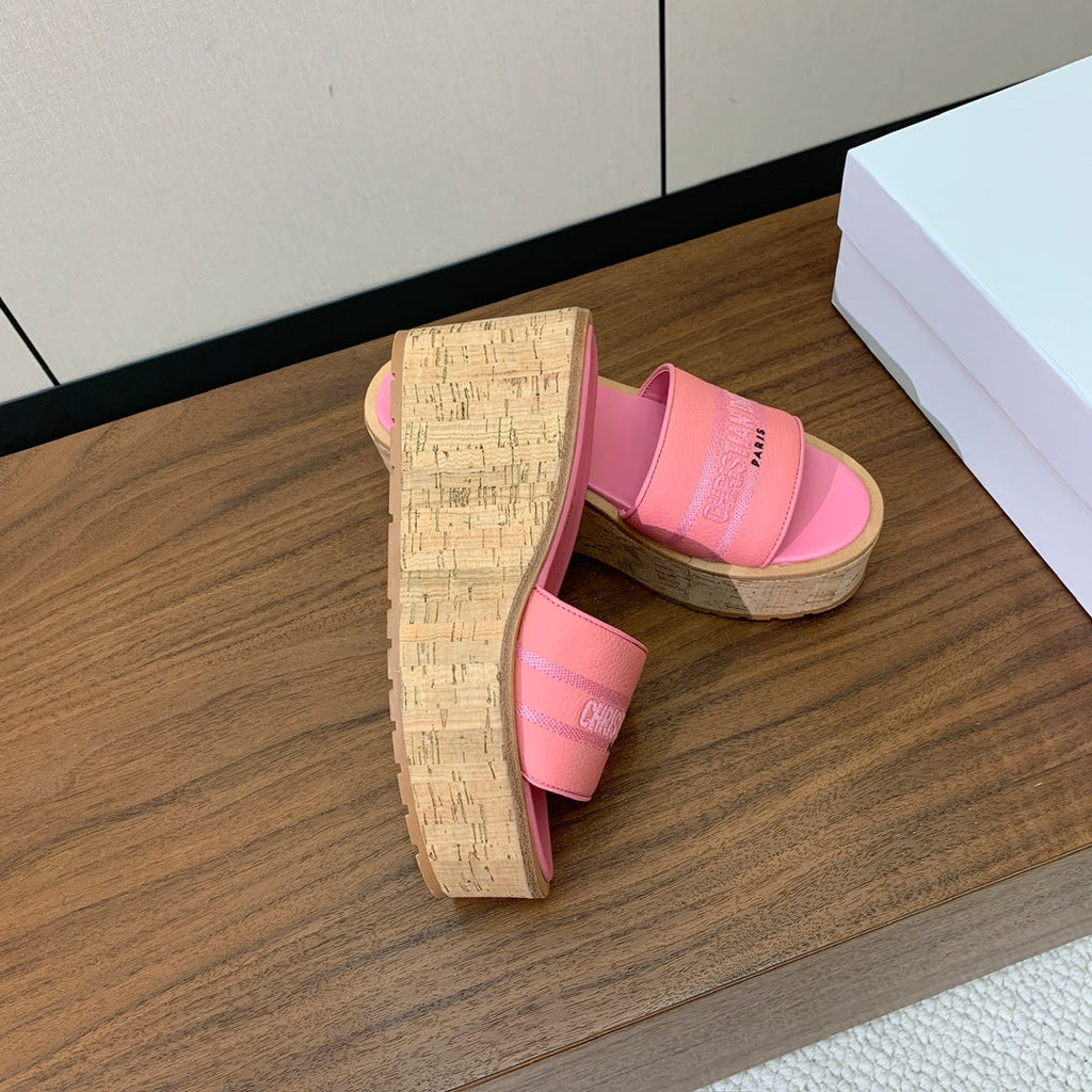 DIOR 25S DWAY WEDGE SLIDE 90 MM IN PINK CALFSKIN