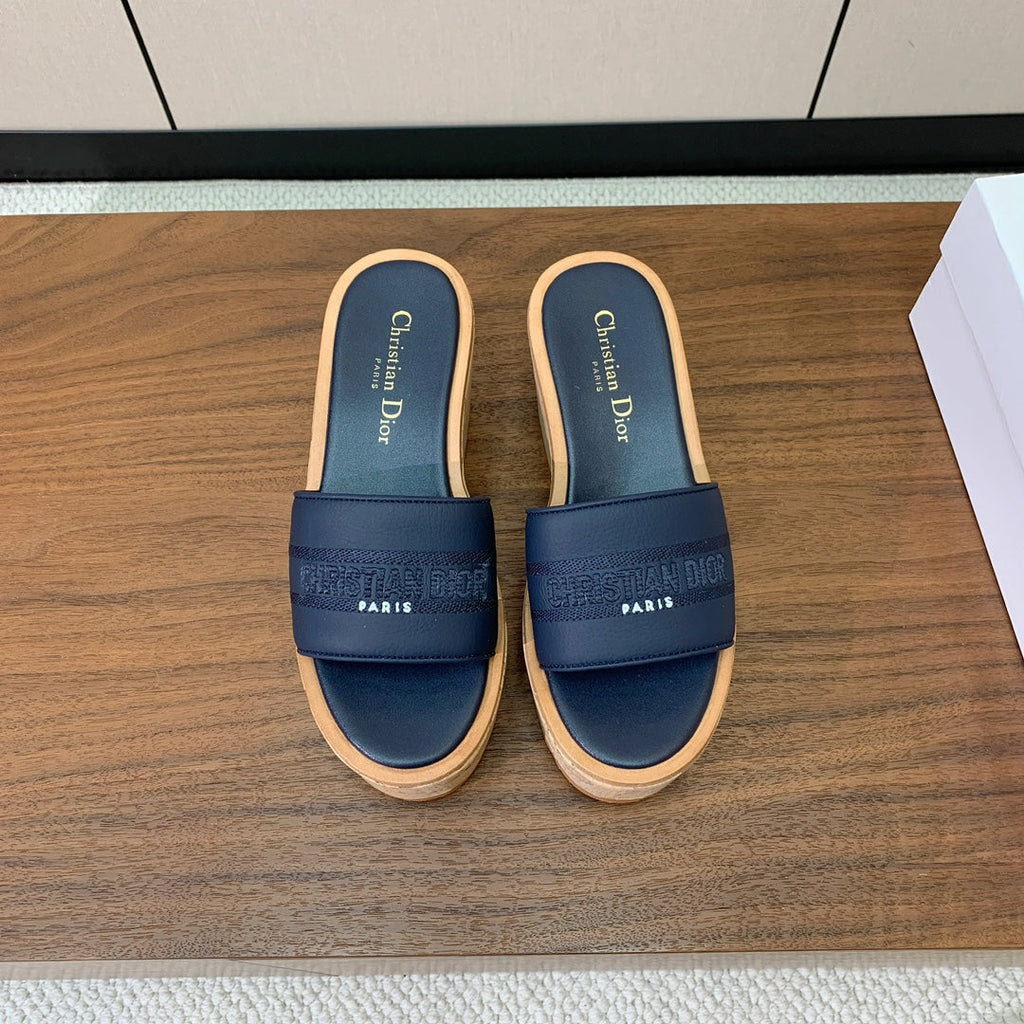 DIOR 25S DWAY WEDGE SLIDE 90 MM IN DEEP NAVY BLUE CALFSKIN