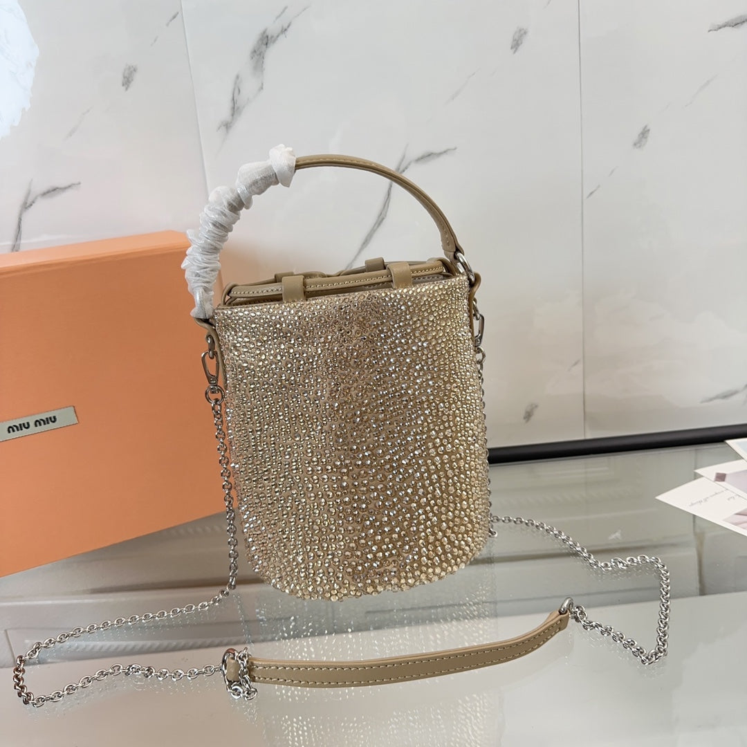 DIAMOND BUCKET BAG 17 IN ECRU BEIGE LAMBSKIN