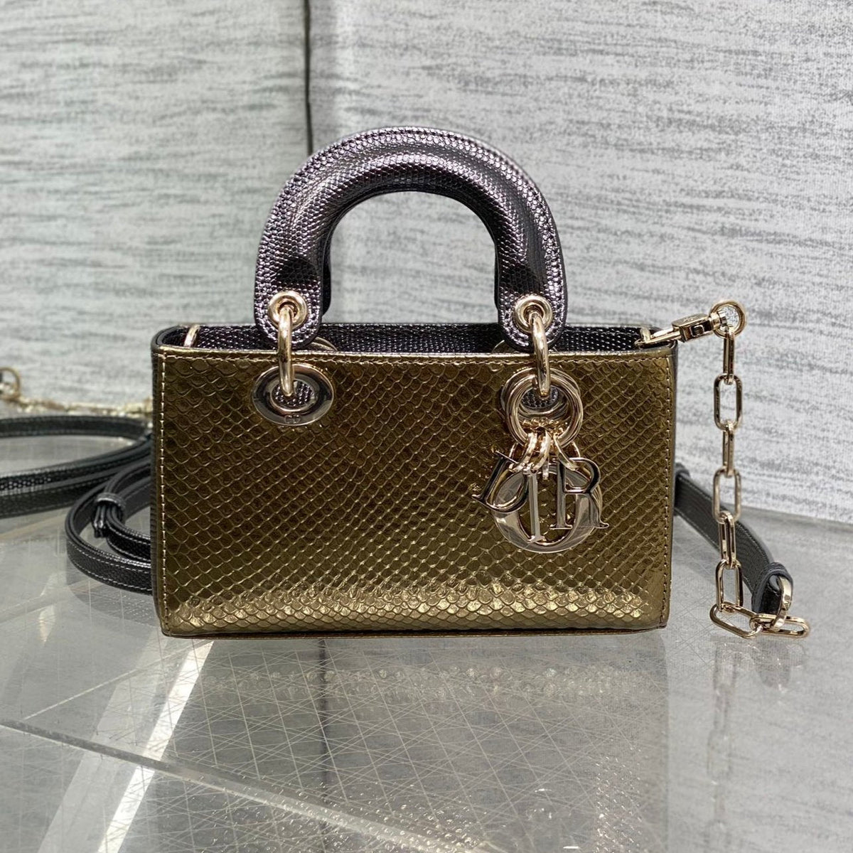 DIOR MEDIUM 16 LADY BAG IN GOLD METALLIC LAMBSKIN