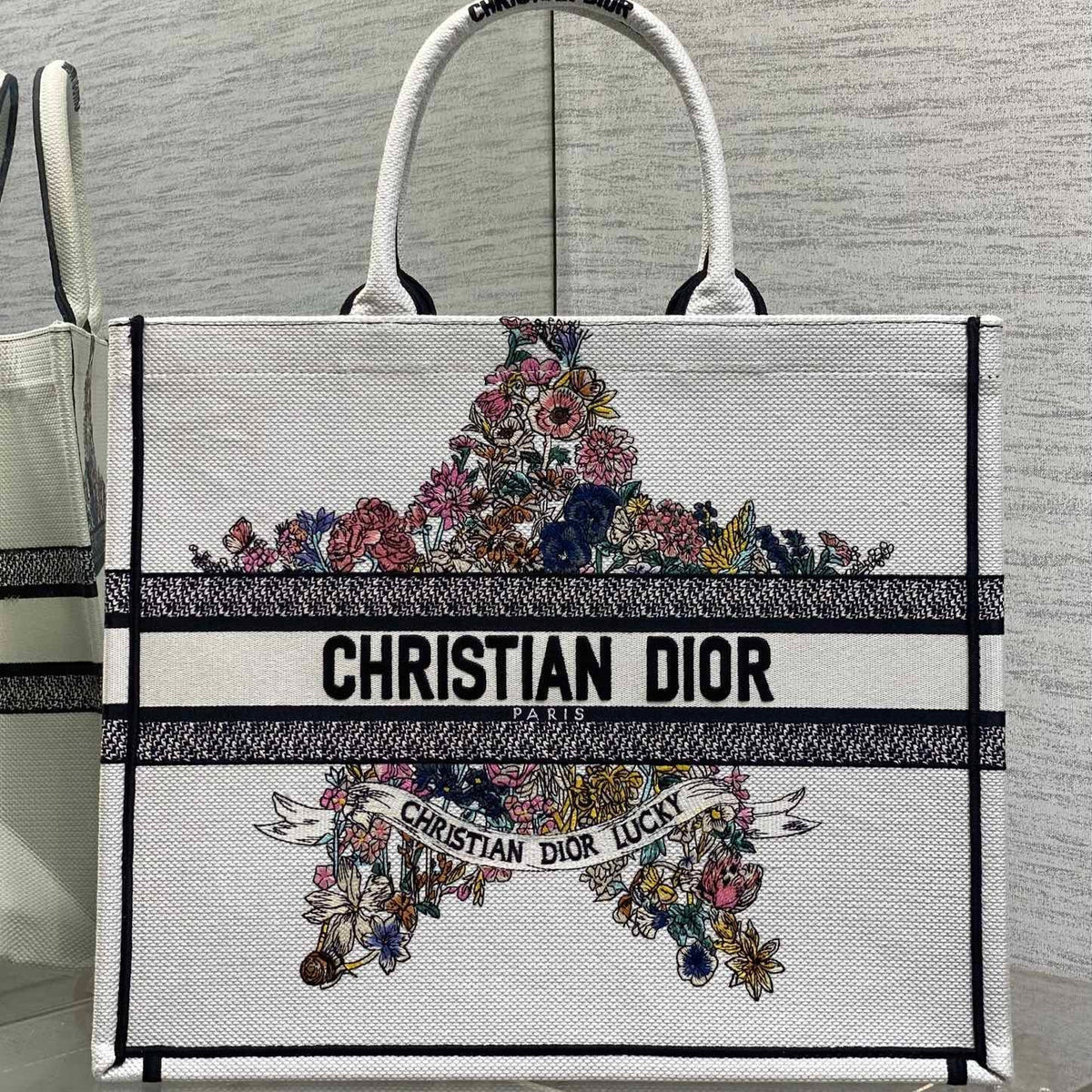 DIOR 25S LUCKY LARGE DIOR BOOK TOTE 42 IN WHITE MULTICOLOR DIOR STAR EMBROIDERY