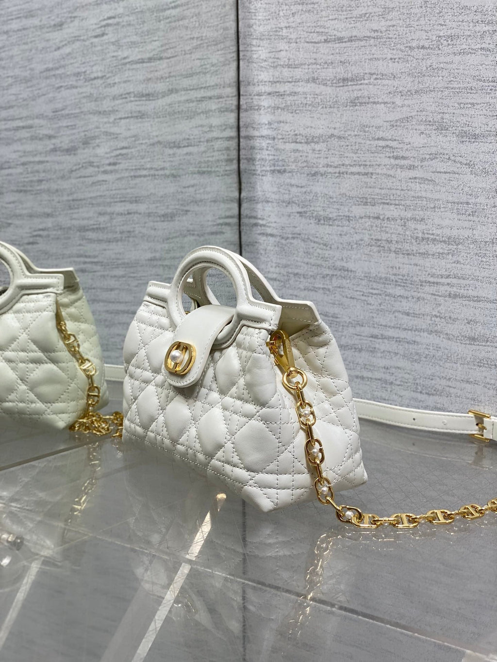 DIOR 25S JOLIE TOP HANDLE MINI BAG 18 IN WHITE CALFSKIN GOLD HARDWRE