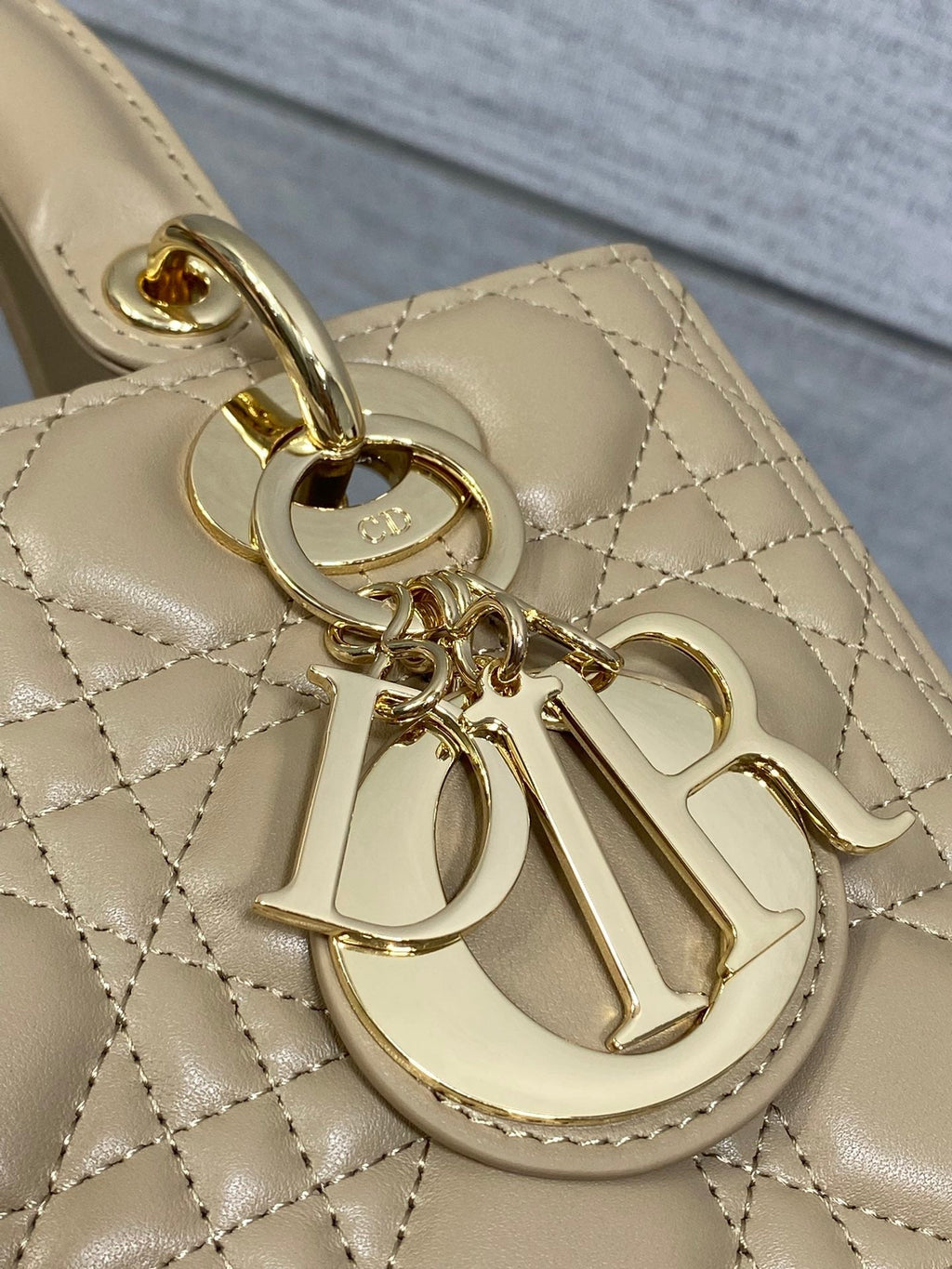 DIOR 25S MEDIUM LADY BAG 24 IN POWDER BEIGE CALFSKIN GOLD HARDWRE