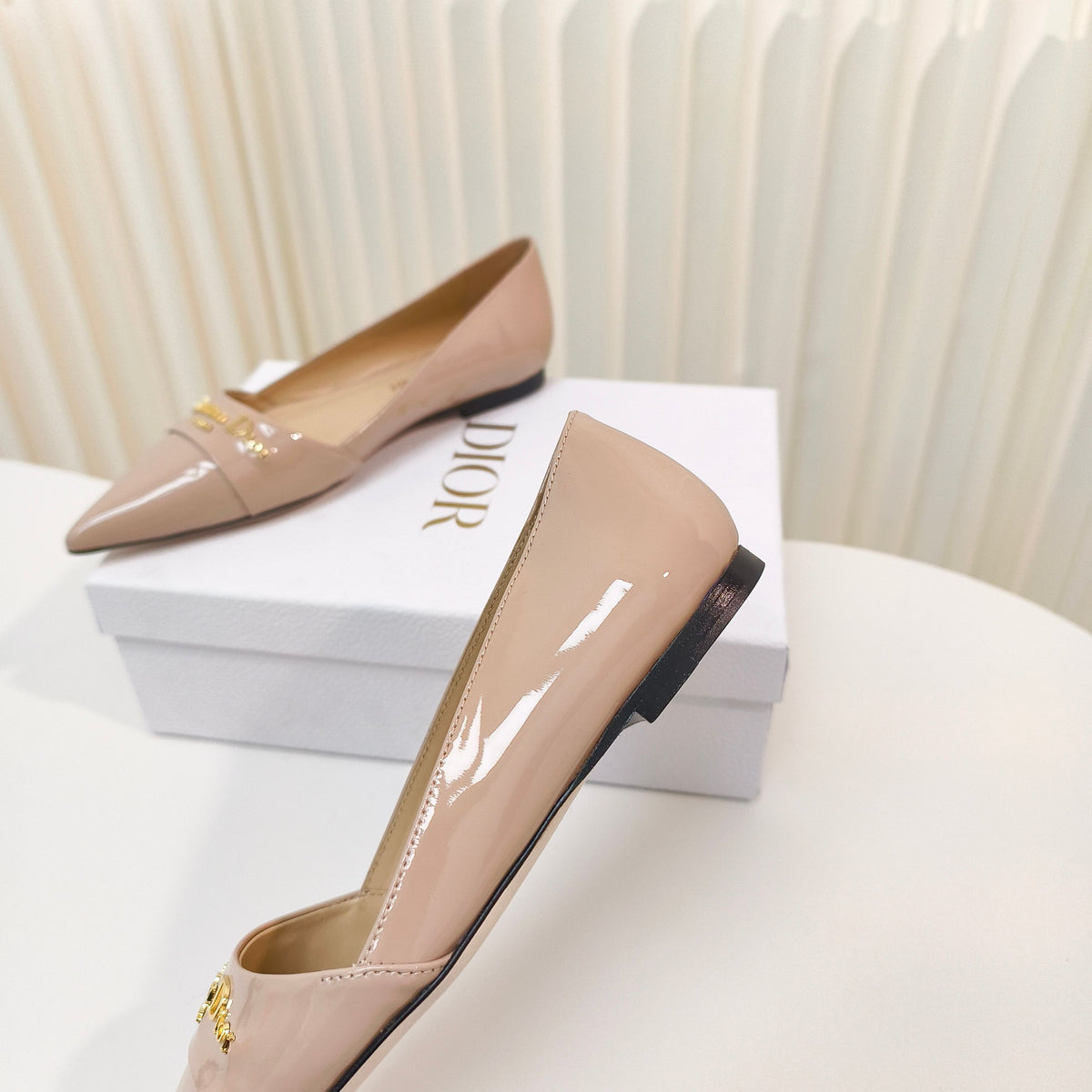 DIOR POINTED BALLET FLATS 25S IN BEIGE GLOSSY LEATHER WITH GOLD HARDWARE