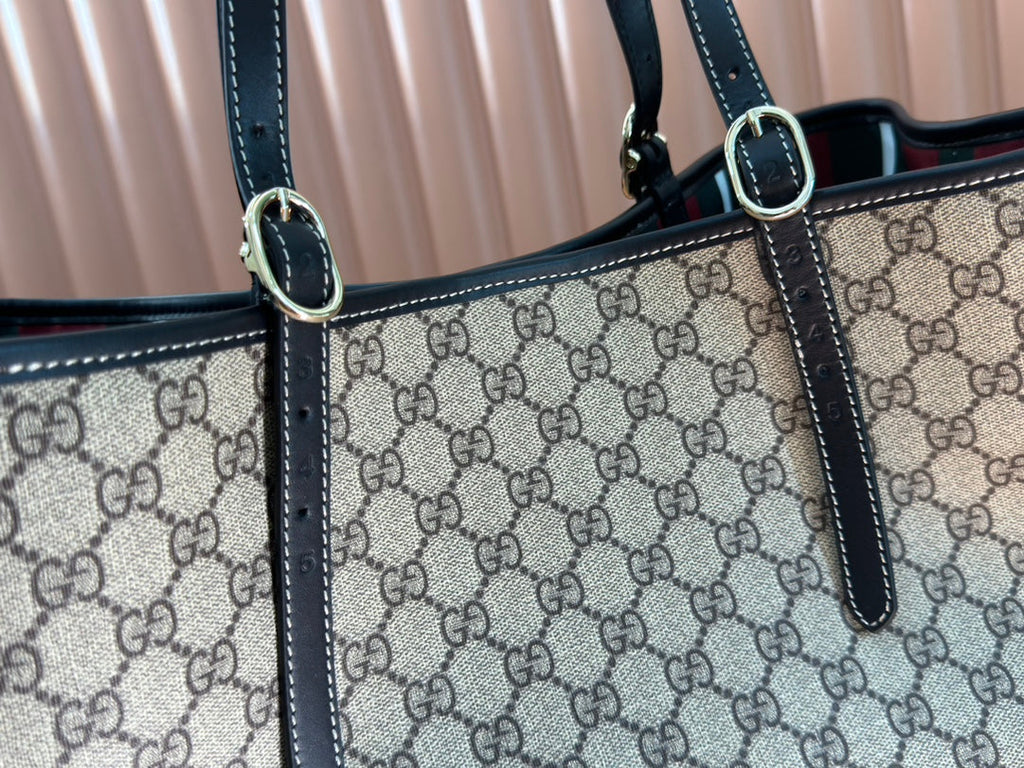 GUCCI 25S EMBLEM LARGE BAG 46 IN DARK BROWN AND BLACK CALFSKIN