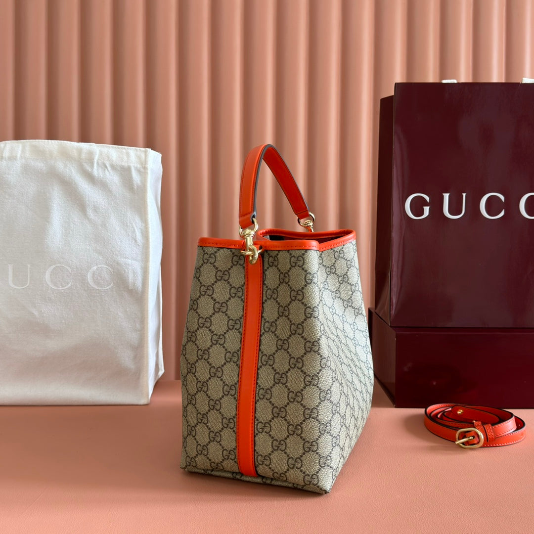 GUCCI 25S EMBLEM BAG 25 IN BEIGE AND BLACK CALFSKIN