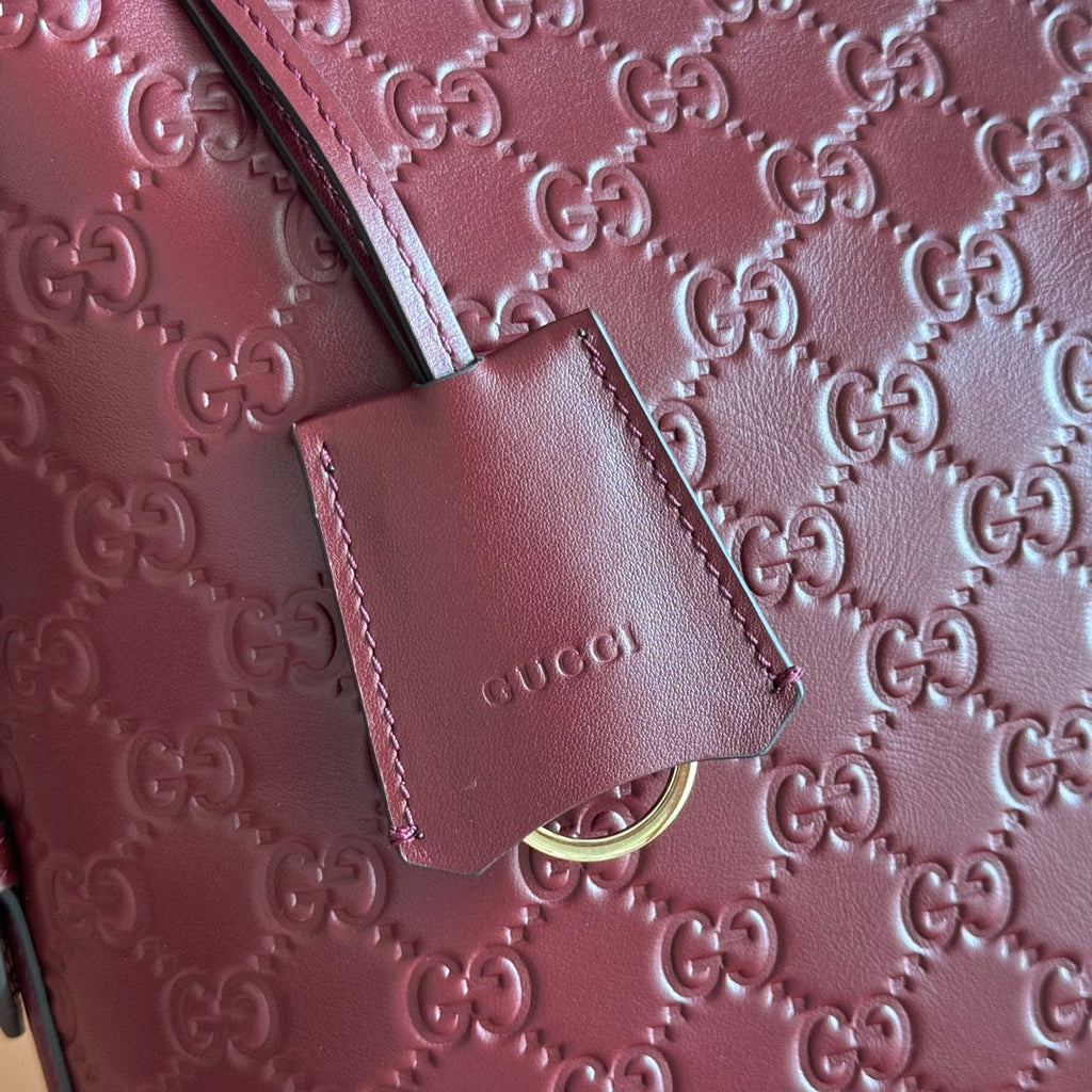 GUCCI 25S EMBLEM MEDIUM SHOULDER BAG 26 IN ROSSO ANCORA RED CALFSKIN