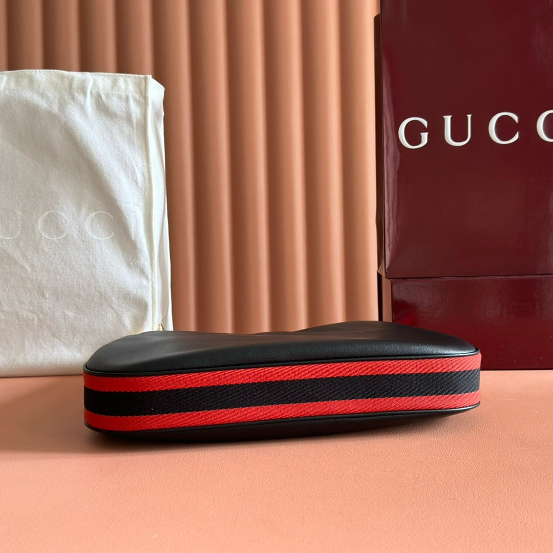 GUCCI 25S ATTACHE SHOULDER BAG 35 CM IN BLACK CALFSKIN