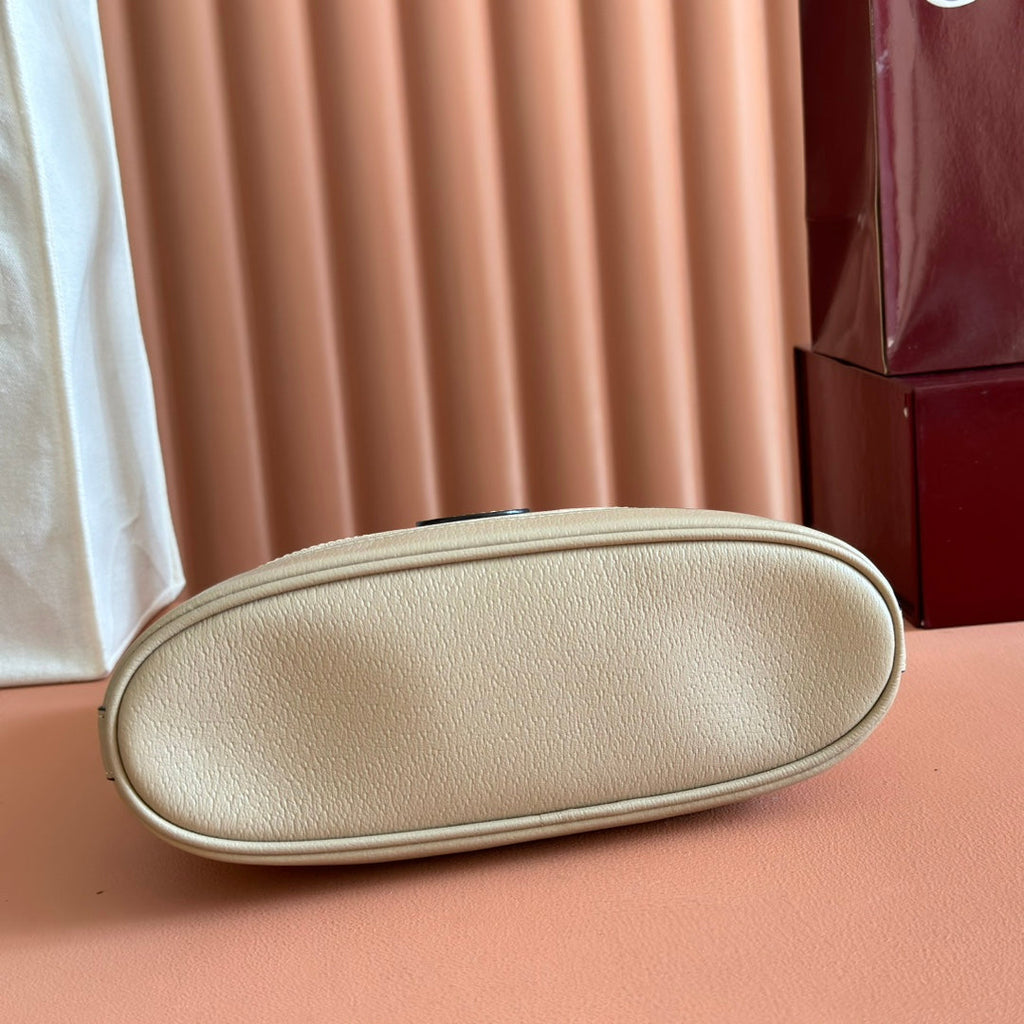 GUCCI 25S SHOULDER BAG 25 CM IN BEIGE CALFSKIN