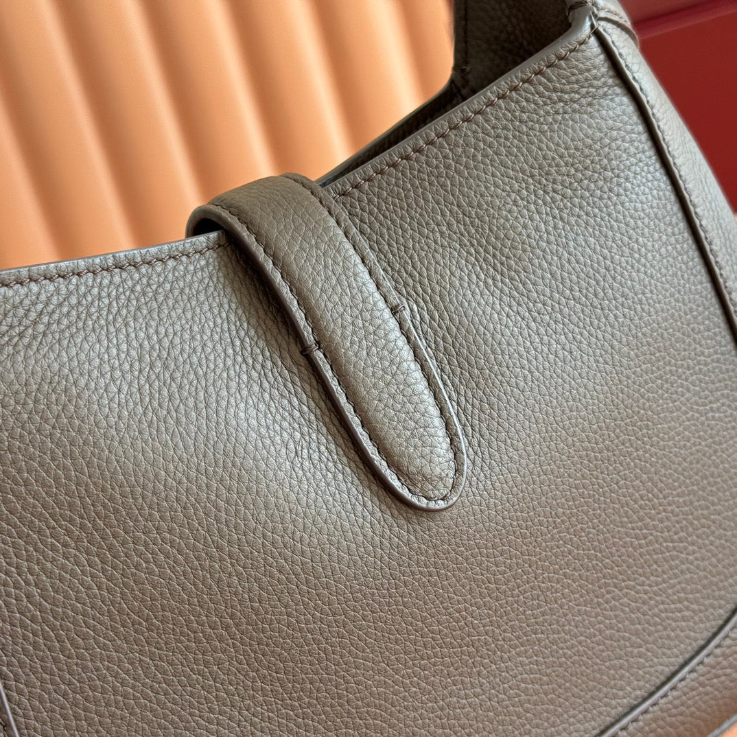 GUCCI 25S JACKIE 1961 SMALL BAG 28 CM IN DARK BROWN LEATHER WITH GOLD HARDWARE