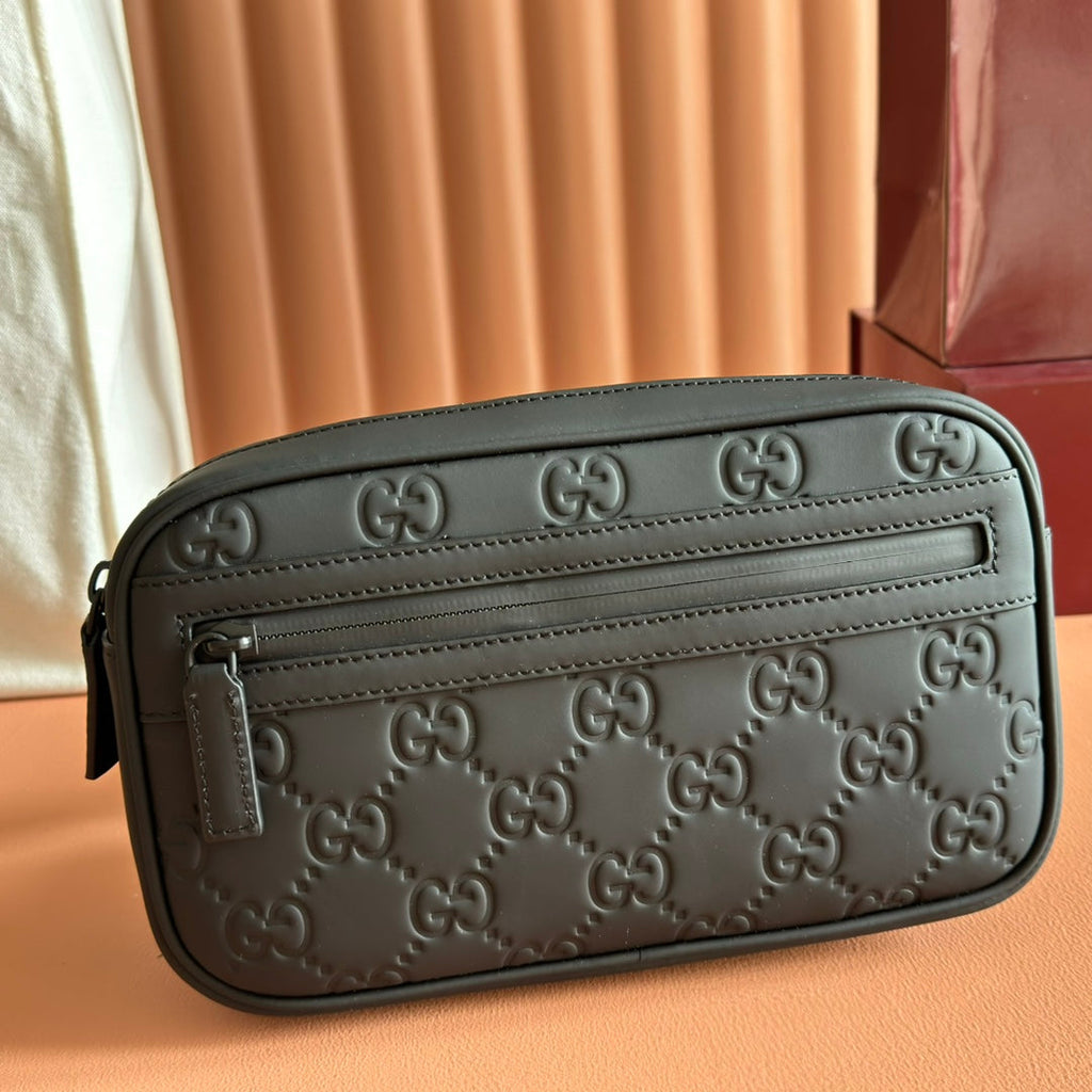 GUCCI 25S MARMONT MATELASSÉ WAIST BAG 24 CM IN BLACK CALFSKIN