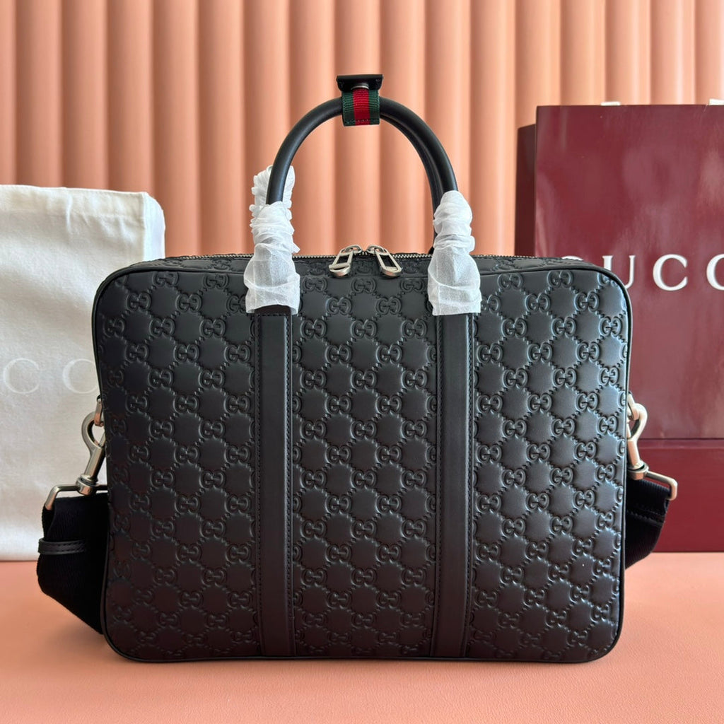 GUCCI 26S EMBLEM DUFFLE BAG 38 IN BLACK EMBOSSED CALFSKIN