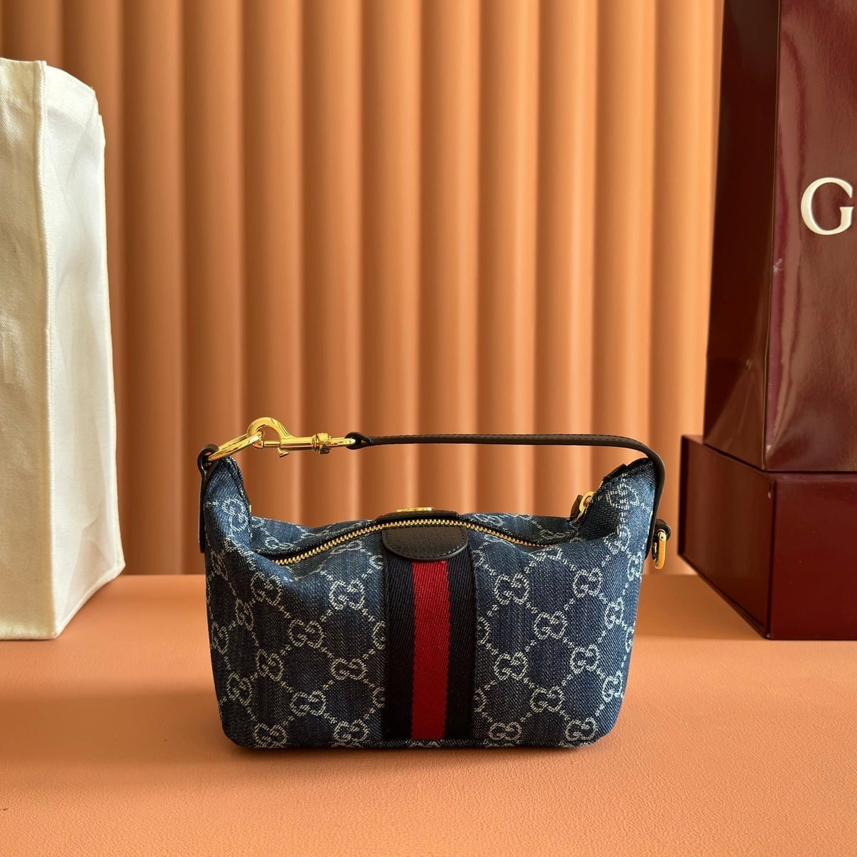 GUCCI 26S GIGLIO TOP HANDLE BAG 19 IN BLUE AND WHITE DENIM