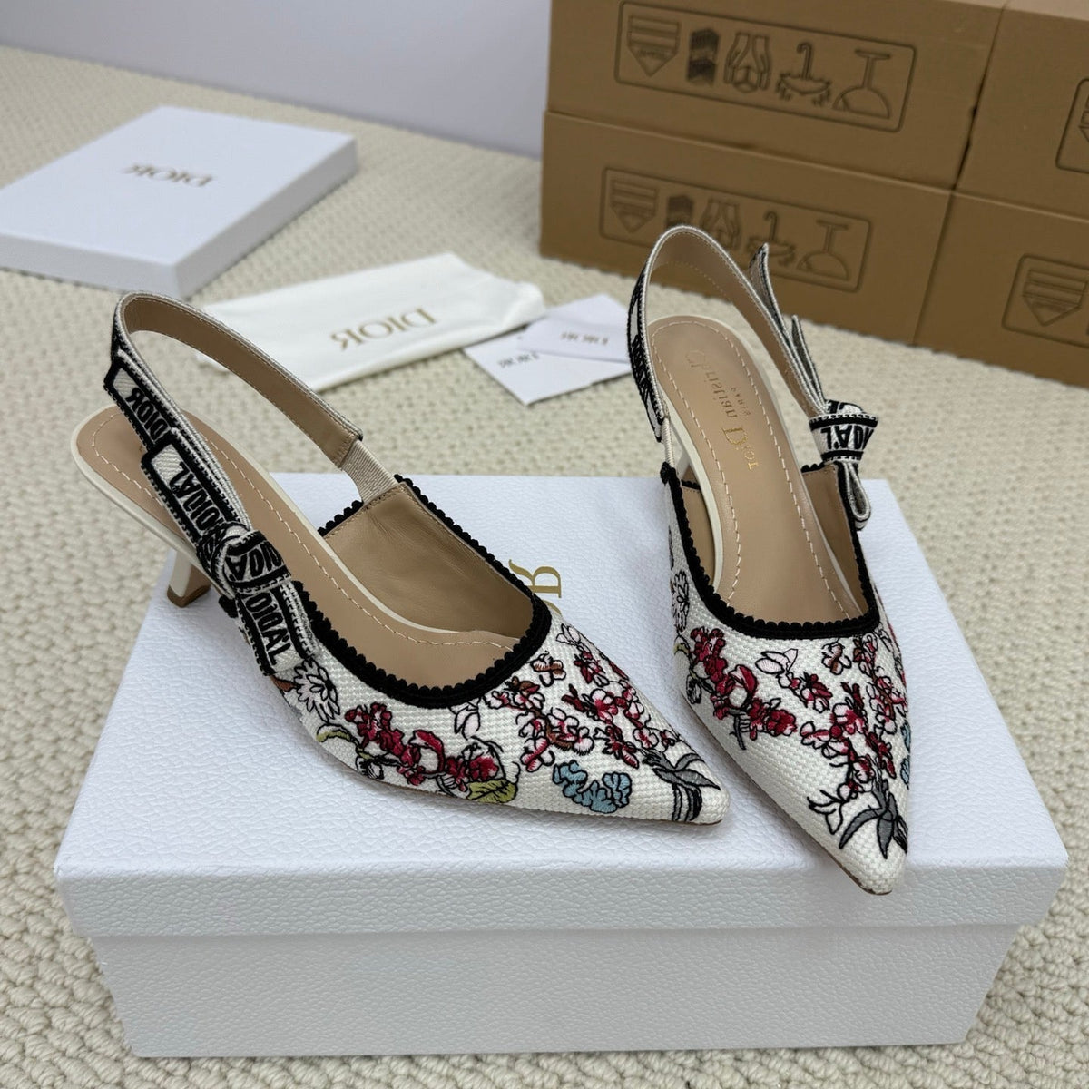 DIOR HIGH SLINGBACK 65 MM 25S IN WHITE FABRIC AND FLORAL PATTERN