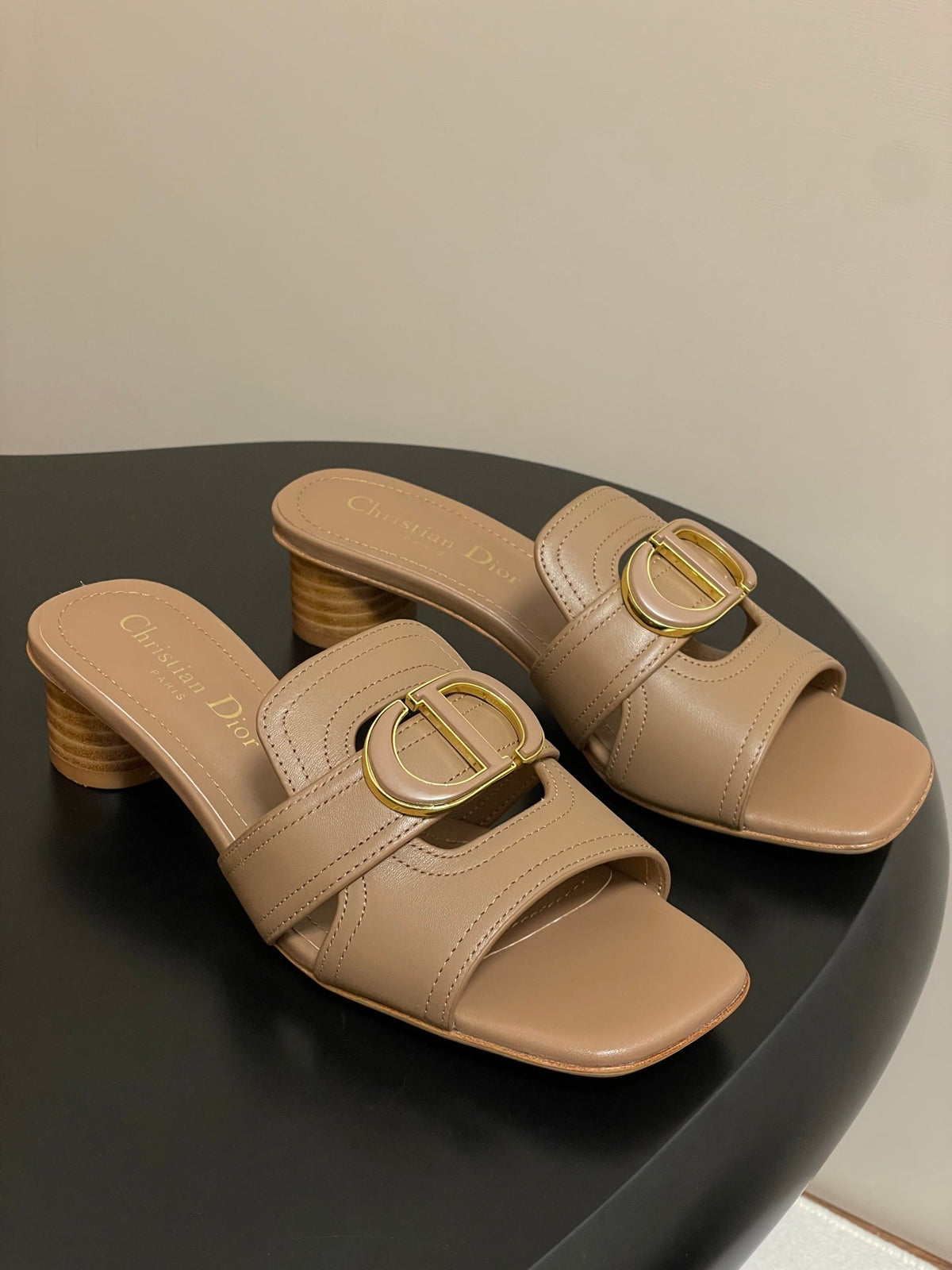 DIOR HIGH HEEL CLASSIC MONTAIGNE 40 MM 25S IN BROWN LAMBSKIN WITH CD LOGO