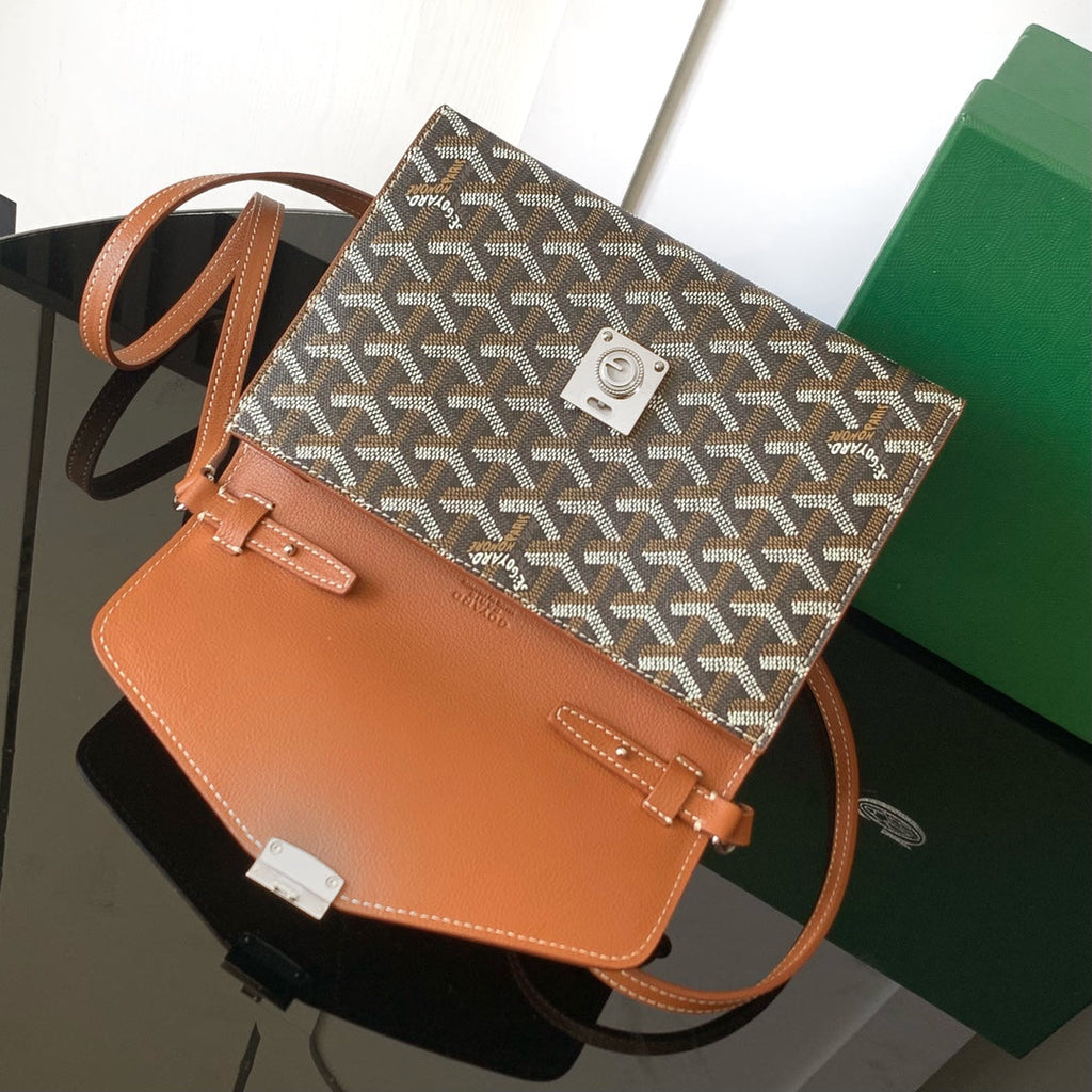 CHYPRE WALLET-POUCH 21 IN BLACK GOYARDINE CANVAS AND TAN CALFSKIN