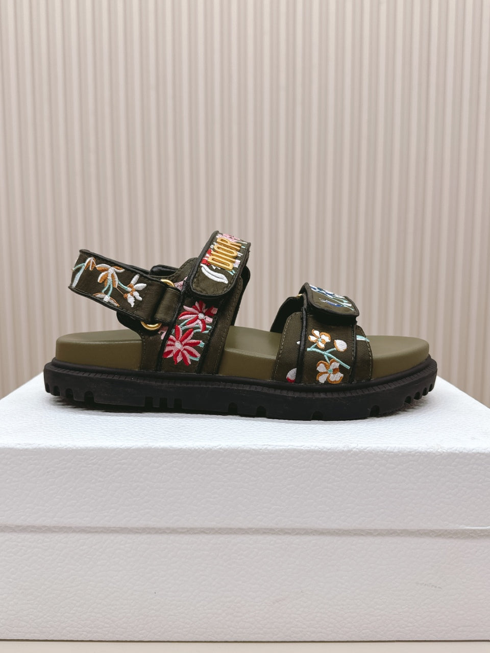 DIOR BACK-STRAP SANDALS 25S IN MOSS GREEN CALFSKIN EMBROIDERED WITH PETITES FLEURS
