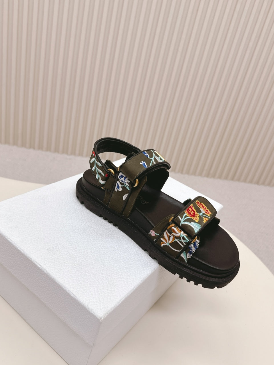 DIOR BACK-STRAP SANDALS 25S IN MOSS GREEN AND BLACK CALFSKIN EMBROIDERED WITH PETITES FLEURS