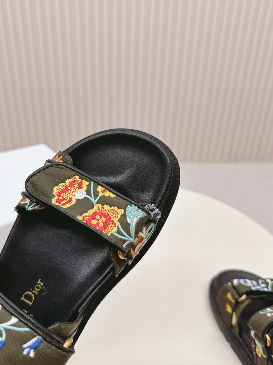 DIOR BACK-STRAP SANDALS 25S IN MOSS GREEN AND BLACK CALFSKIN EMBROIDERED WITH PETITES FLEURS