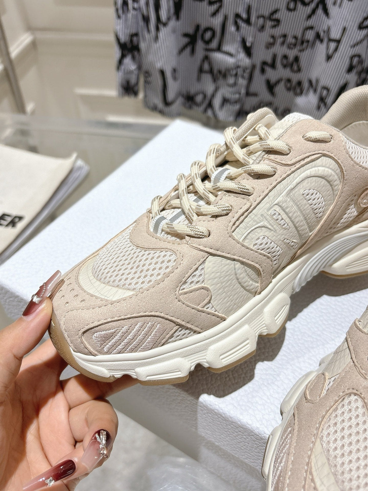 DIOR 25S CHRONO SNEAKER 45MM IN MESH WITH WHITE AND NUDE PINK CALFSKIN