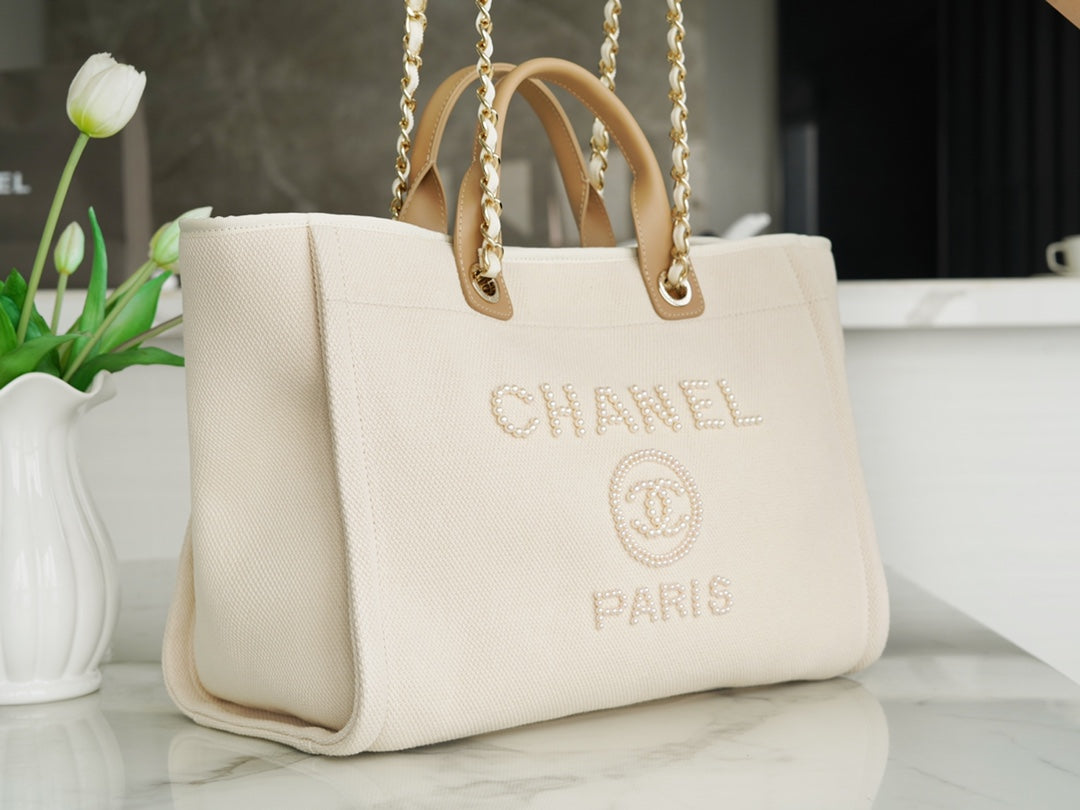 CHANEL TOTE BAG 39 ATTACHED PEARL LOGO IN BEIGE CANVAS GOLD HARDWARE