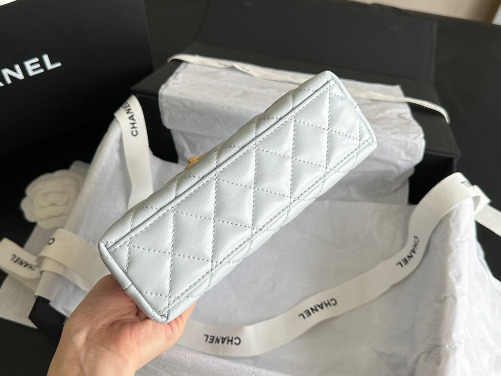 CHANEL VINTAGE KELLY 25S 19 CM IN PASTEL MINT GREEN LAMBSKIN WITH GOLD HARDWARE