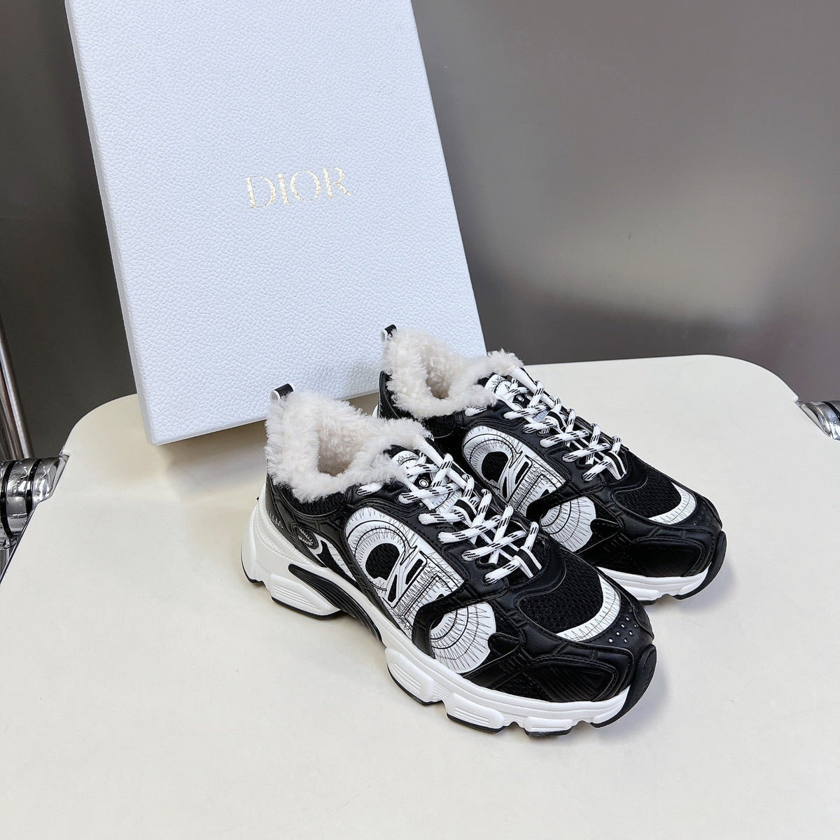 DIOR CHRONO SNEAKER 25S IN BLACK LAMBSKIN AND MESH FABRIC
