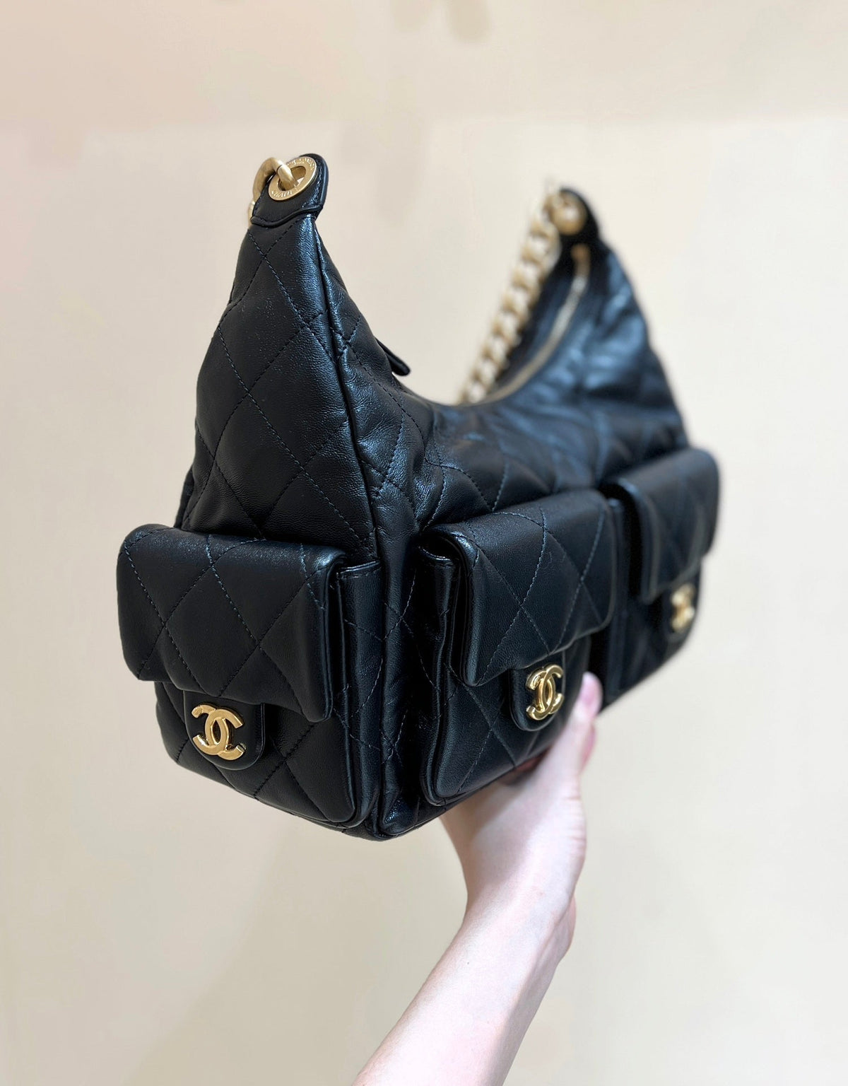 CHANEL QUILTED HOBO CARGO BAG 35 IN BLACK CALFSKIN GOLD CHAIN