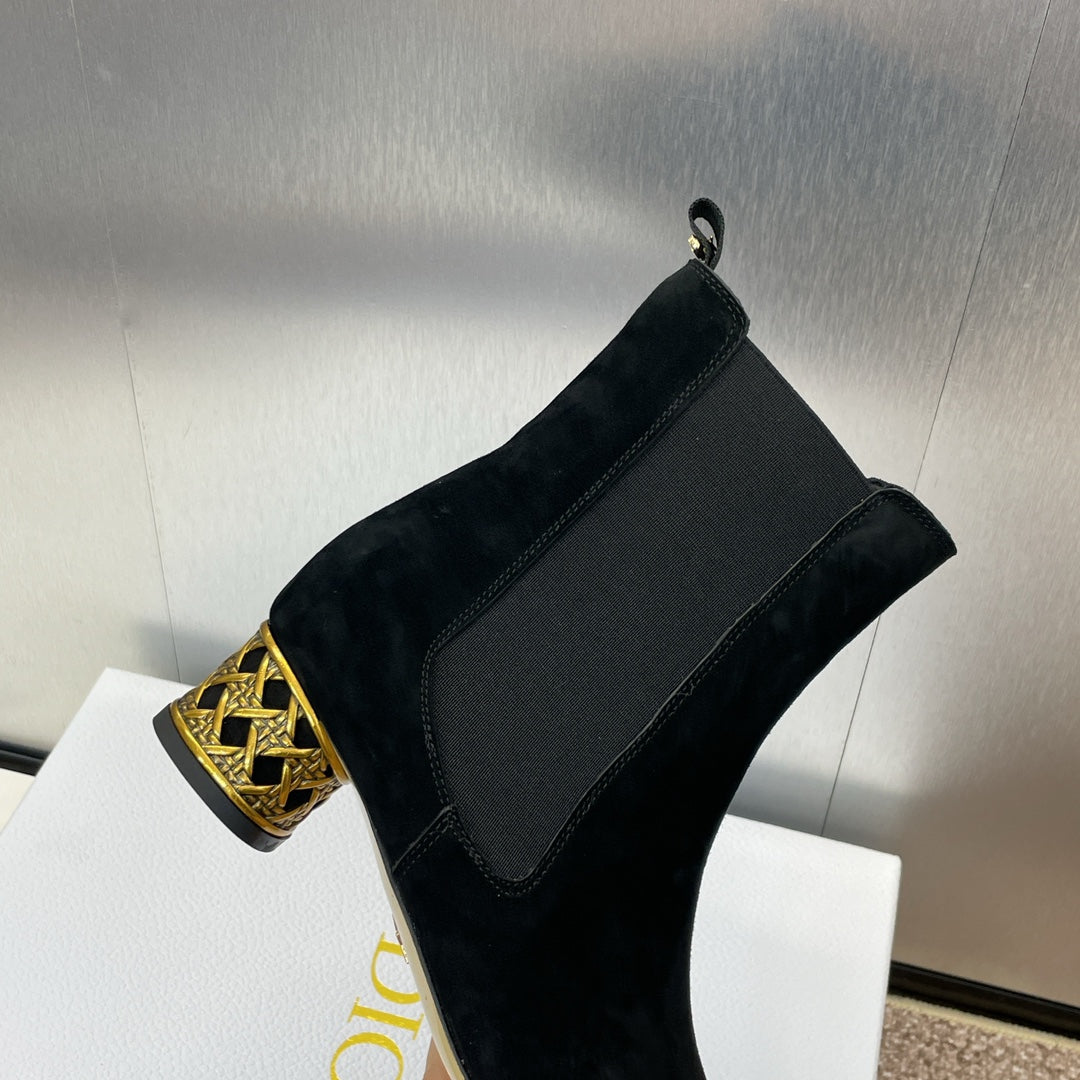 DIOR 25S ANKLE BOOT IN BLACK SUEDE