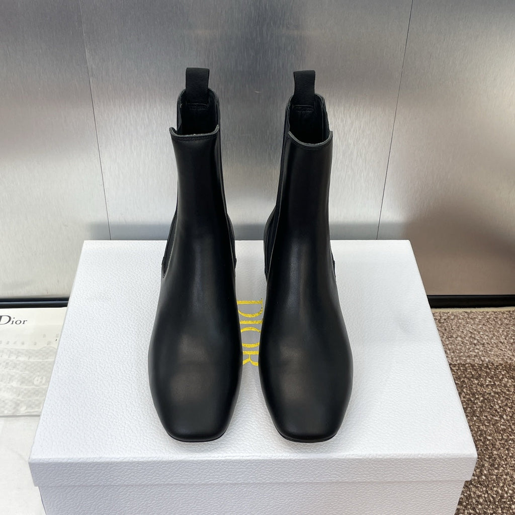 DIOR 25S ANKLE BOOT IN BLACK CALFSKIN