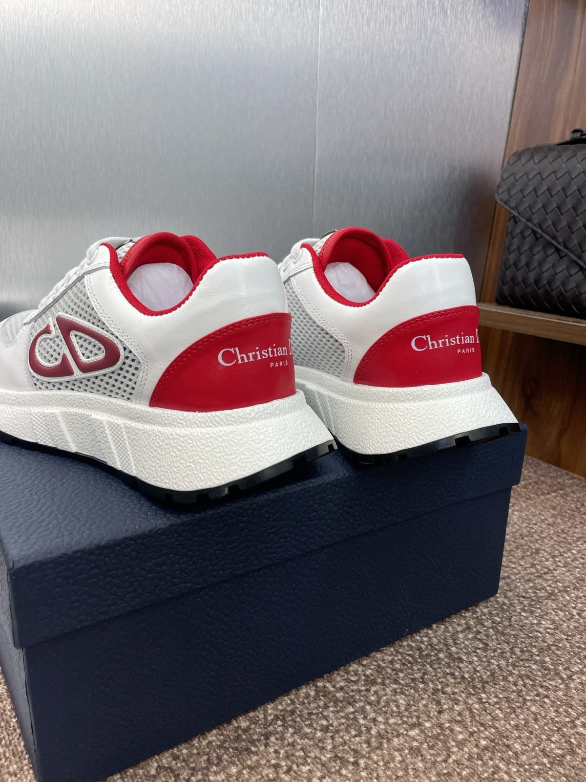 DIOR 25S D-RUN'N COUPLE SNEAKERS IN WHITE RED CALFSKIN AND MESH