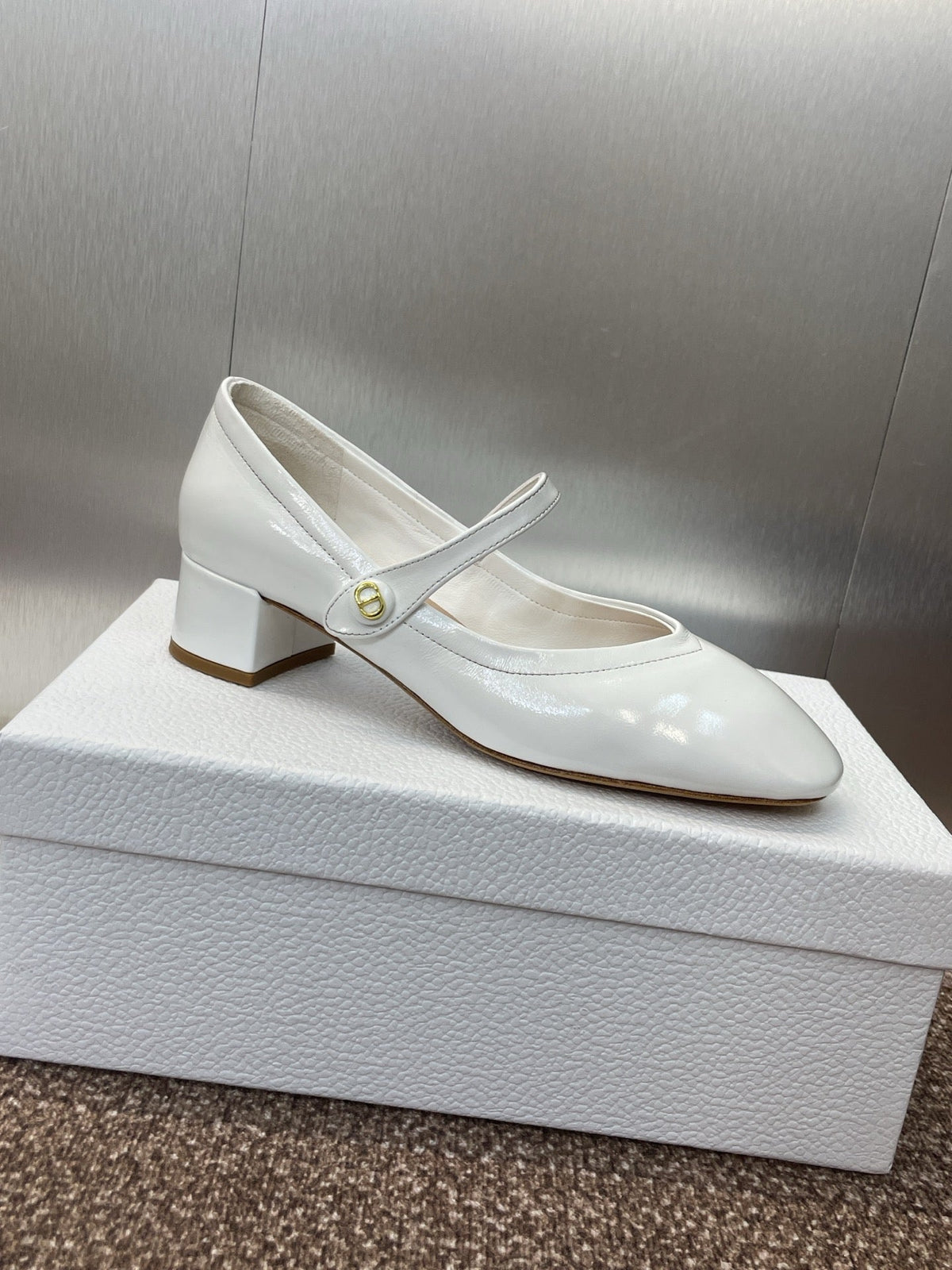 DIOR 25S ROUND-TOE MARY JANE BALLET FLATS IN WHITE CALFSKIN