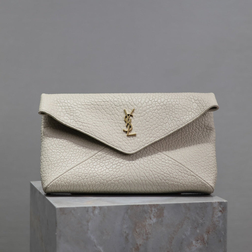 ENVELOPE CLUTCH 29 IN WHITE LAMBSKIN COPPER LOGO