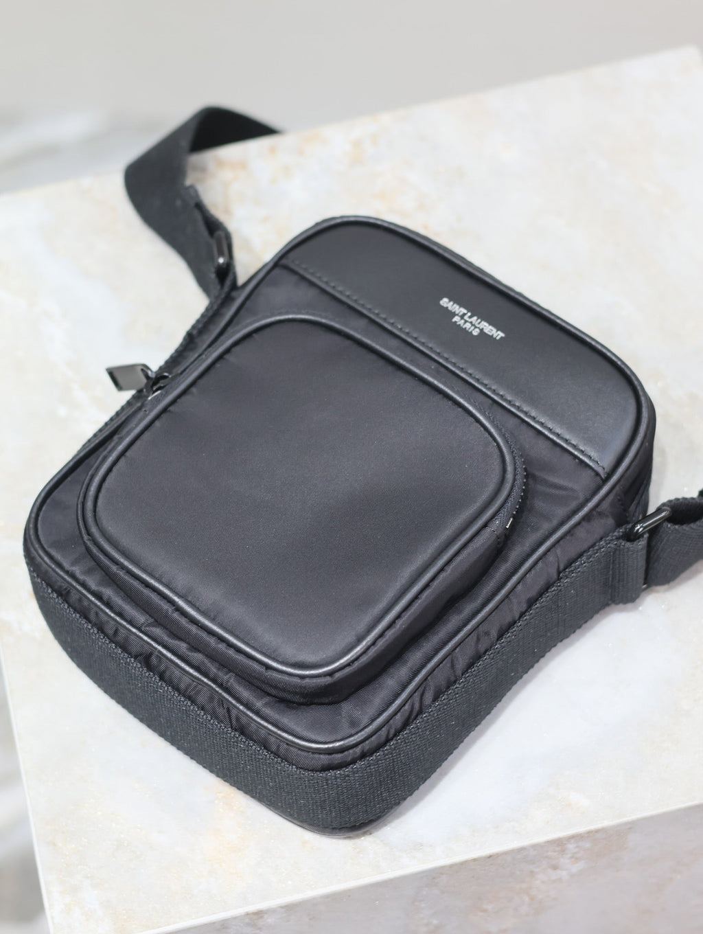 CITY MINI CAMERA BAG 18 IN BLACK ECONYL